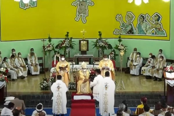 ordinazione-java-2022-085D81D319-DFD8-133C-D3BD-C867AADC0B60.jpg