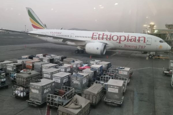 02-aeroporto-addis-abeba2D9D8968-494C-C435-4AEB-DE9EE6D02757.jpg