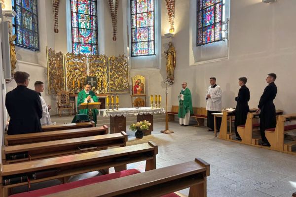 1-ritiro-nel-seminario-msfFFE435C2-334F-CBC0-FDDE-24FBFCD2FB91.jpg