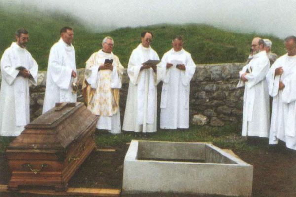 11-a1a-tomba-la-salette88253E5C-47C5-430A-2AF3-842A6DDE16CA.jpg