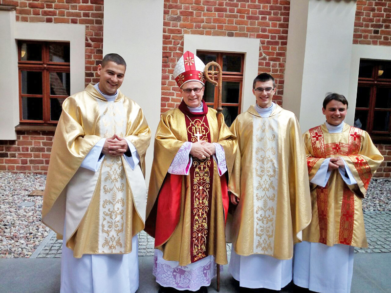 Con il Vescovo Wieslaw Mering - Filip Manikowski, Pawel Jagus e Aliaksiei Papliouka (proveniente da Bielorussia)